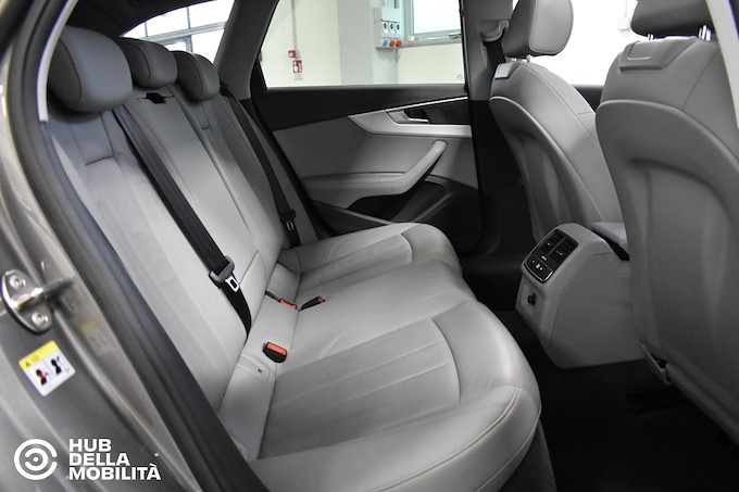 AUDI A4 Avant 40 TDI quattro S tronic Business Advanced